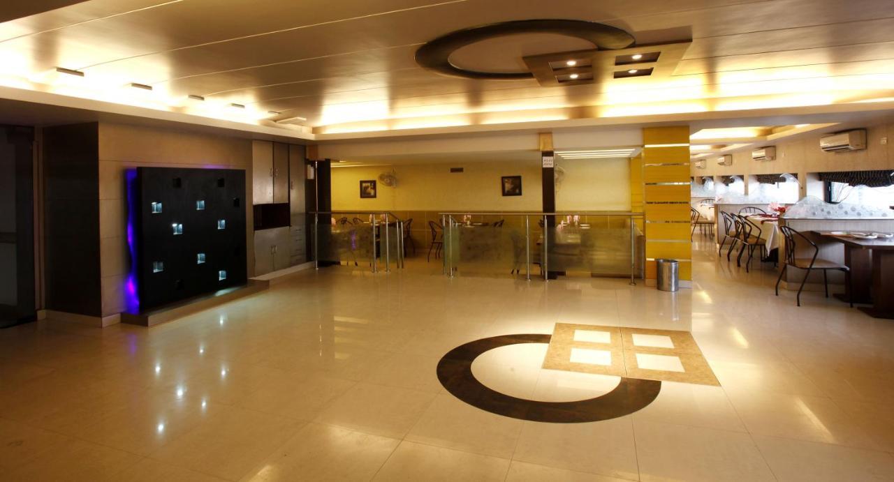 Shivoy Hotel Gorakhpur Luaran gambar