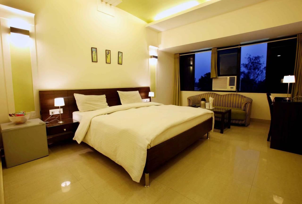 Shivoy Hotel Gorakhpur Luaran gambar