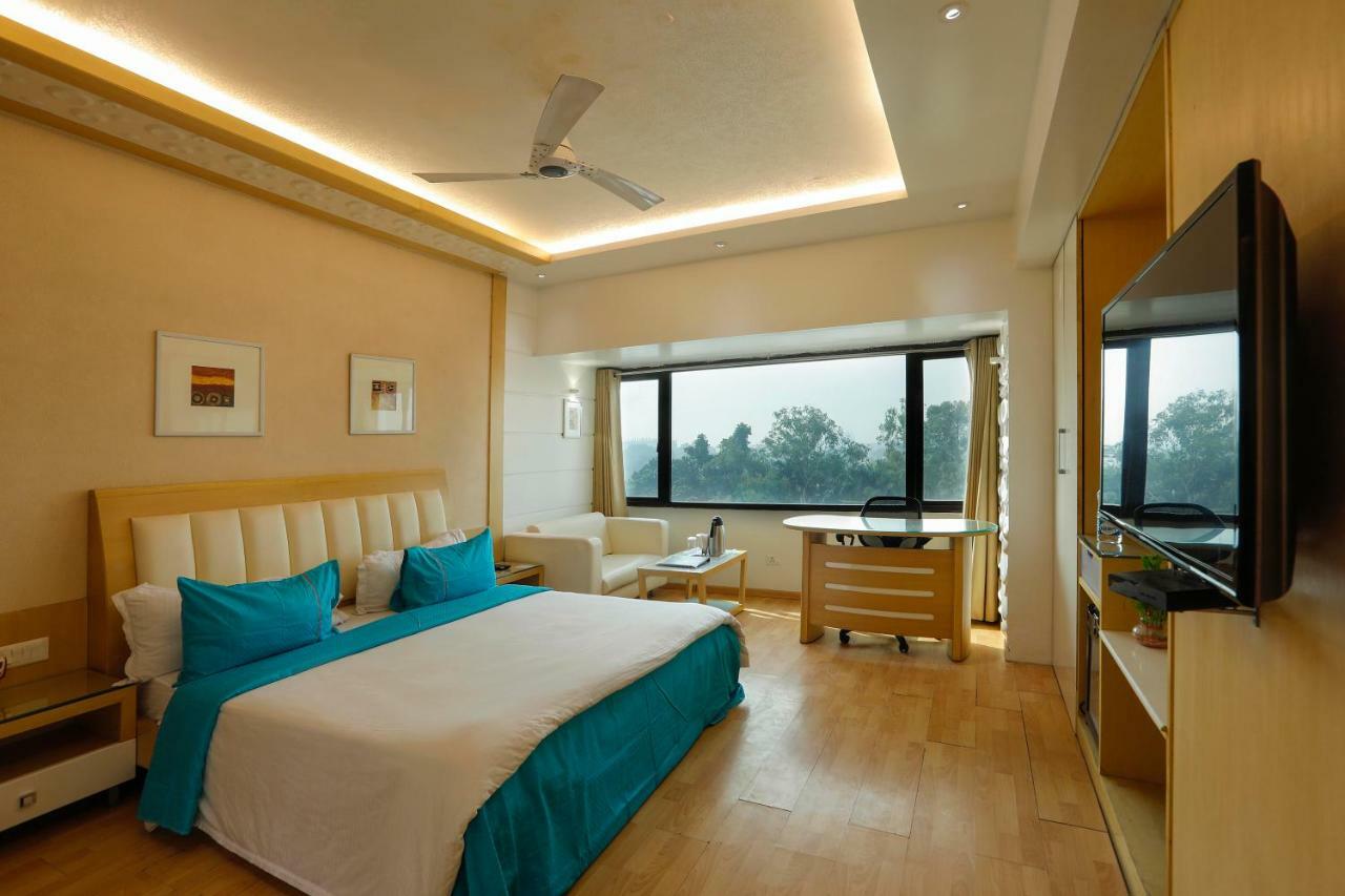 Shivoy Hotel Gorakhpur Luaran gambar