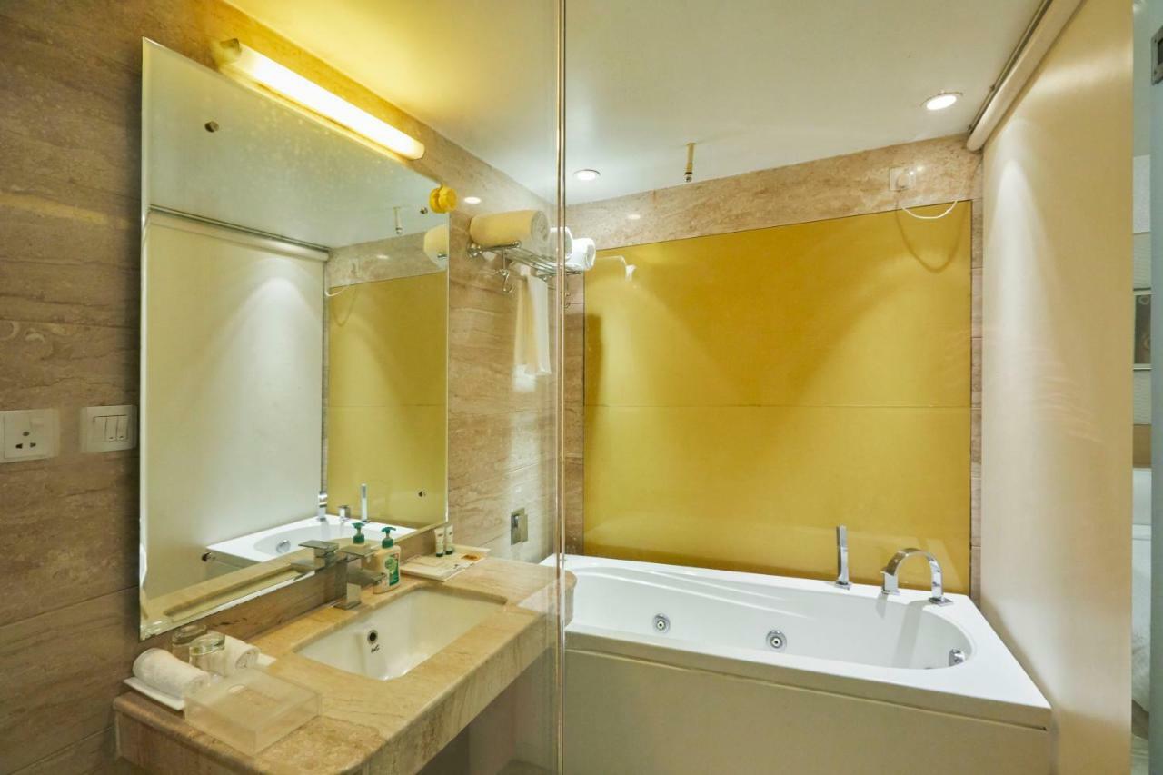 Shivoy Hotel Gorakhpur Luaran gambar